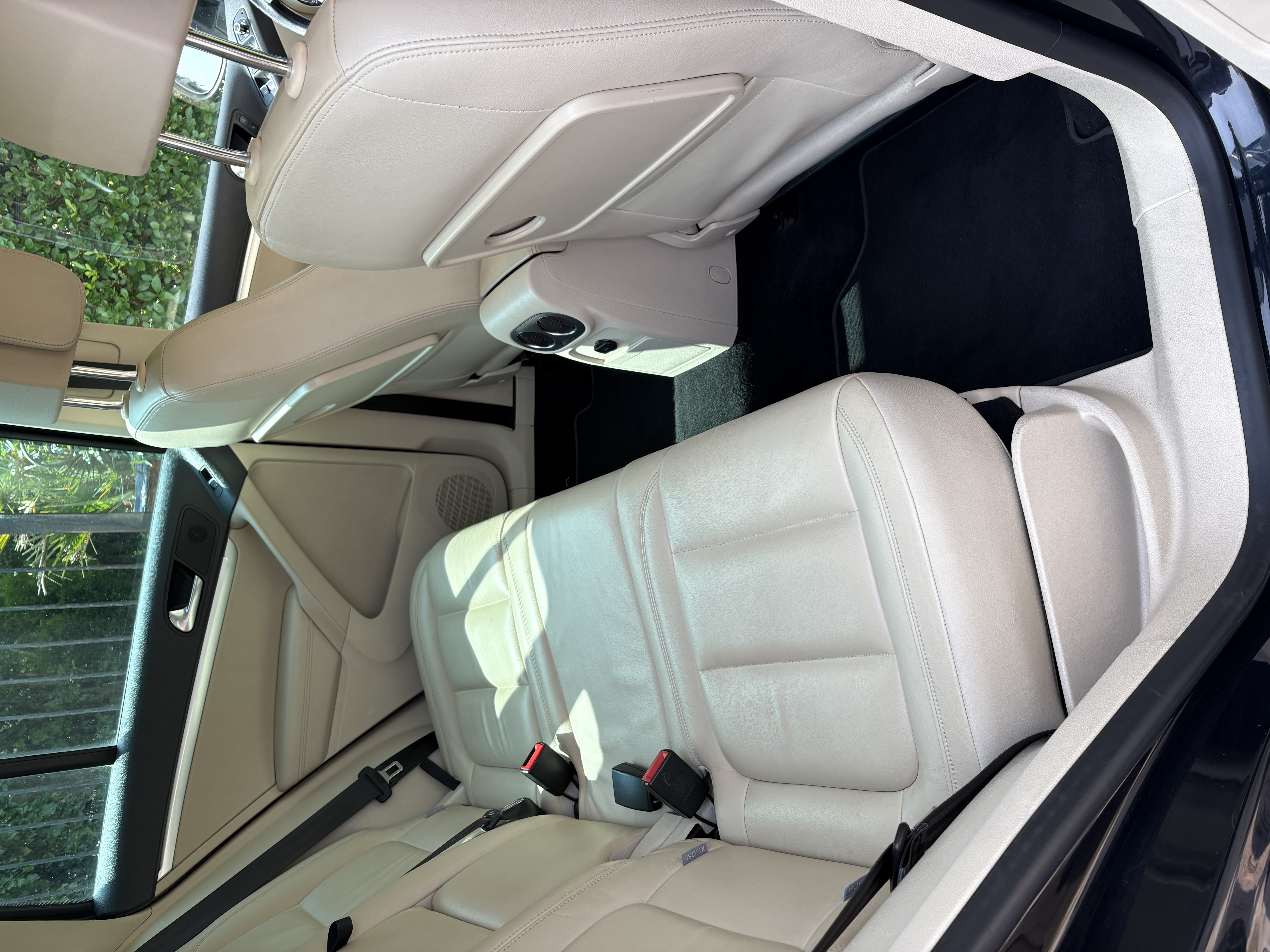 Après nettoyage banquette arrière — comme neuf