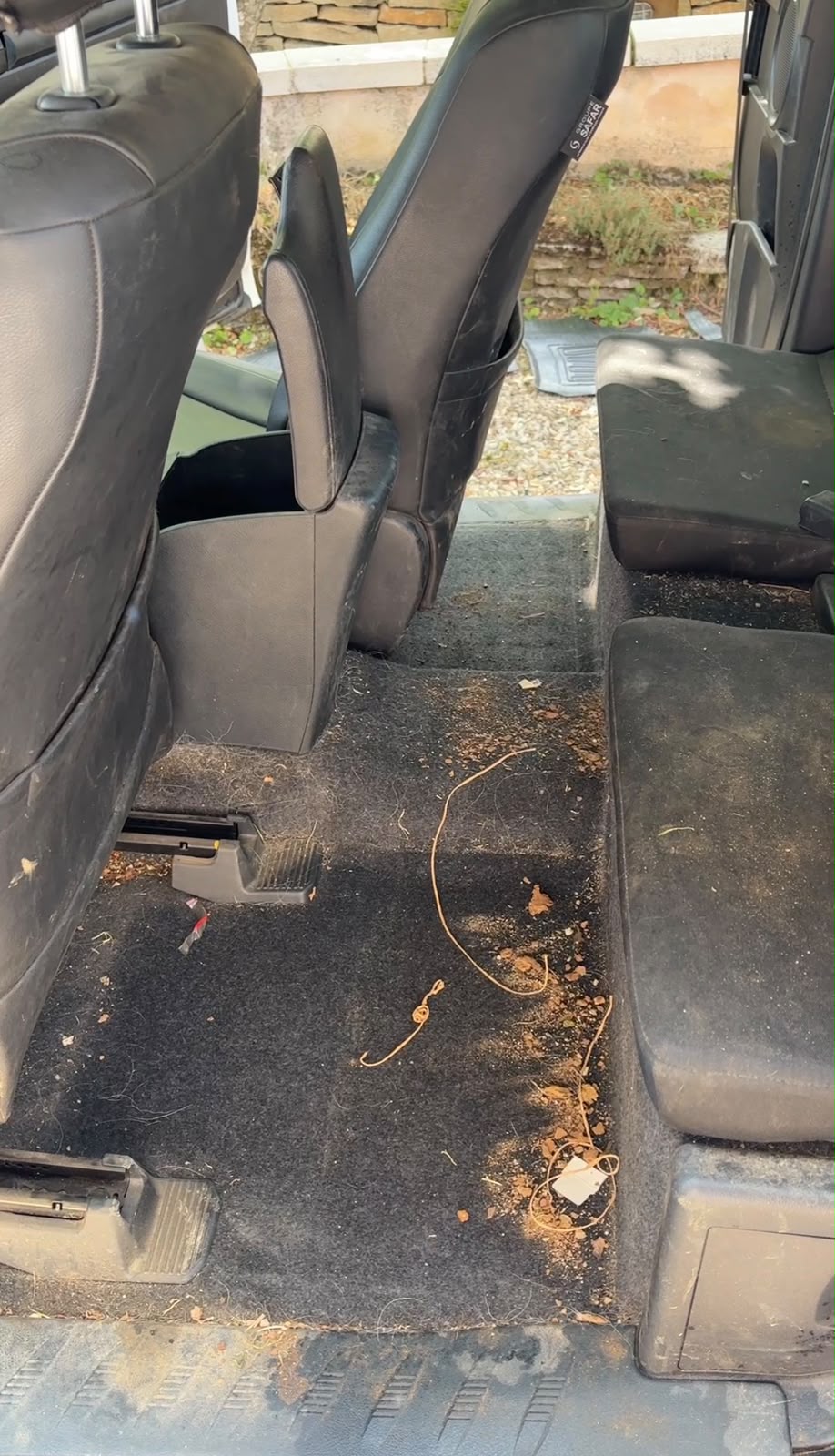 Avant nettoyage sièges et moquette arrière pick-up